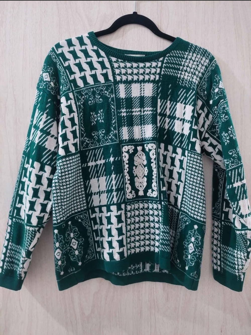 Women's Green Patchwork Crewneck Sweater - Unbranded